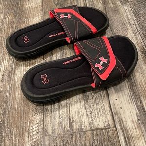 Under Armour, Size 7